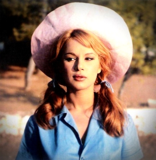 Δημήτρης Παπαμιχαήλ: Δείτε δύο σπάνιες φωτογραφίες του vougiouklaki aliki 1